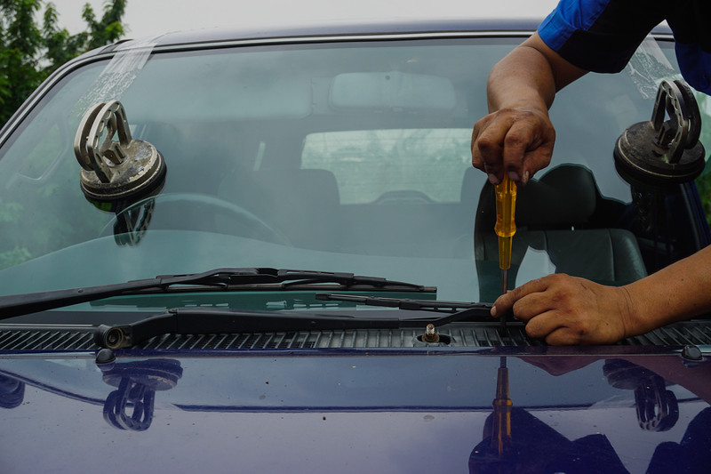 Advantages of Windshield Repair and Replacement