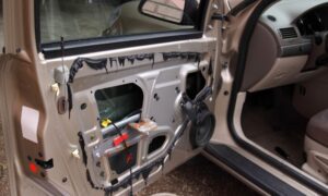 Car window regulator