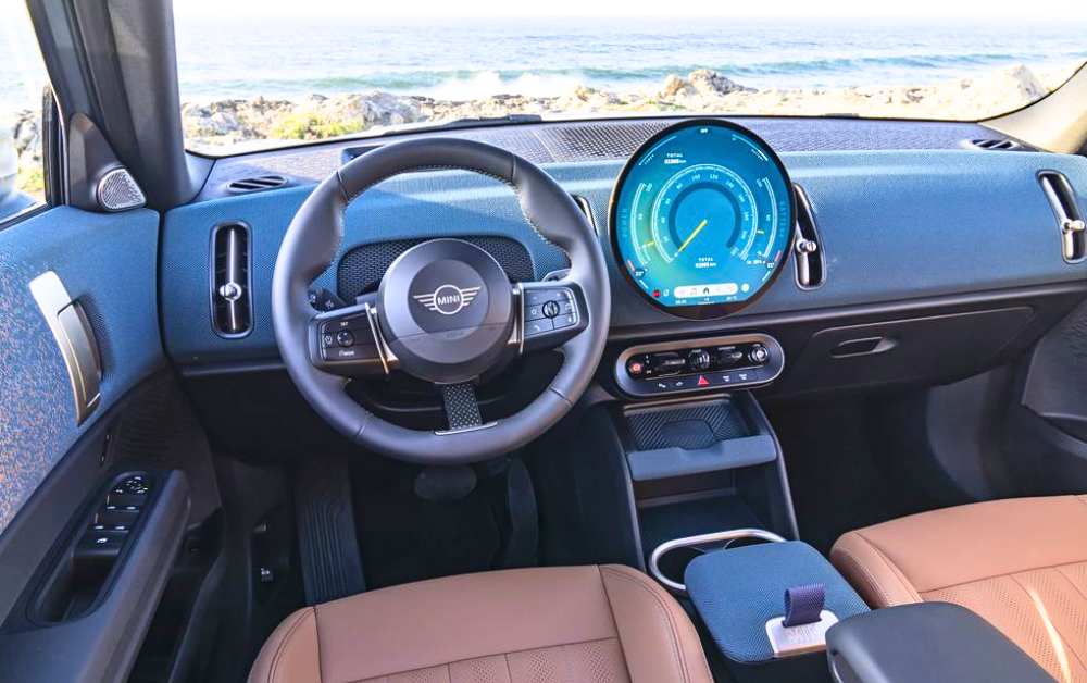 Inside the Countryman SE